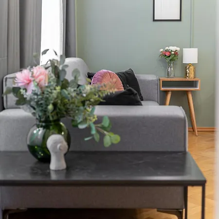2# Fancy Share With Own Bathroom 4* Praga