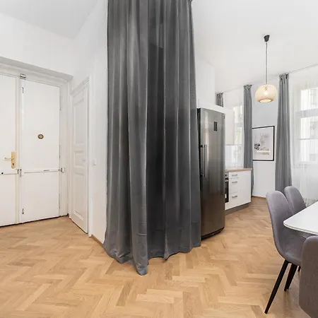 Guest house 2# Fancy Share With Own Bathroom