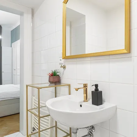 2# Fancy Share With Own Bathroom Praga