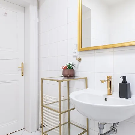 2# Fancy Share With Own Bathroom 4*